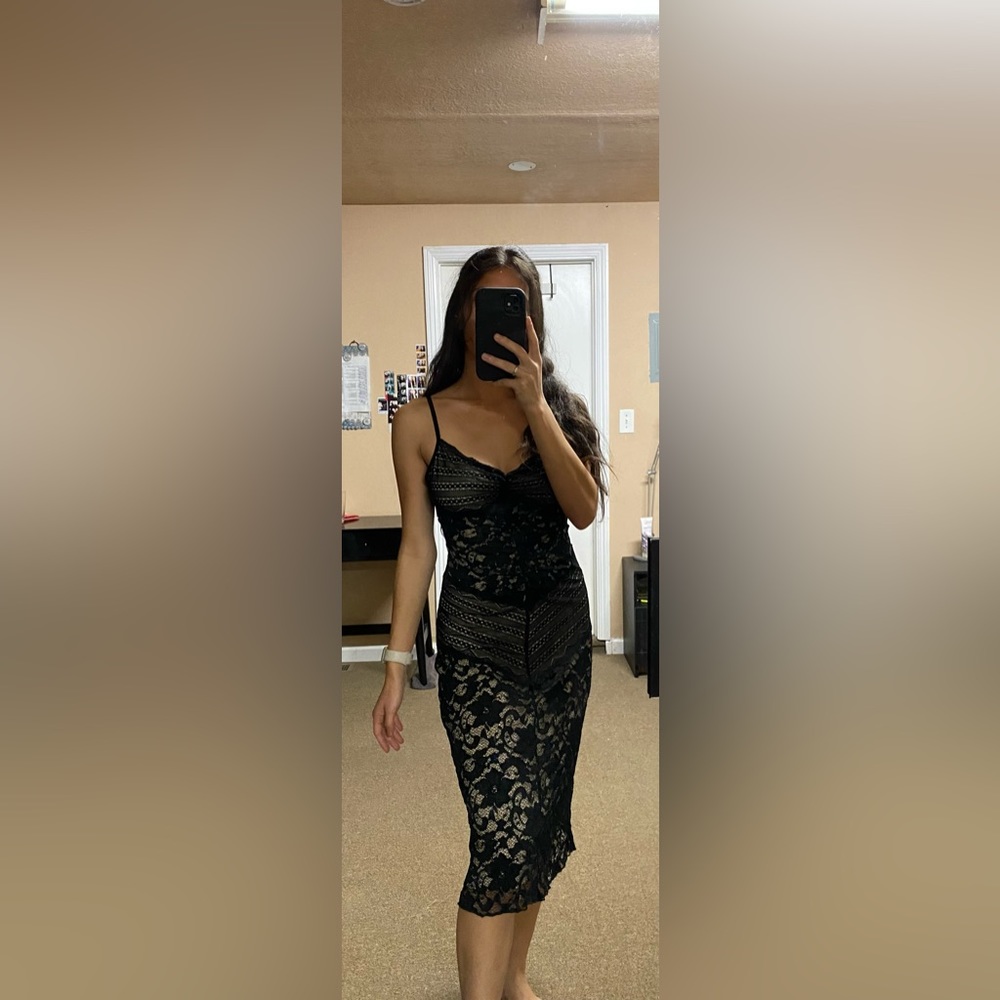 Chic Lace Dress